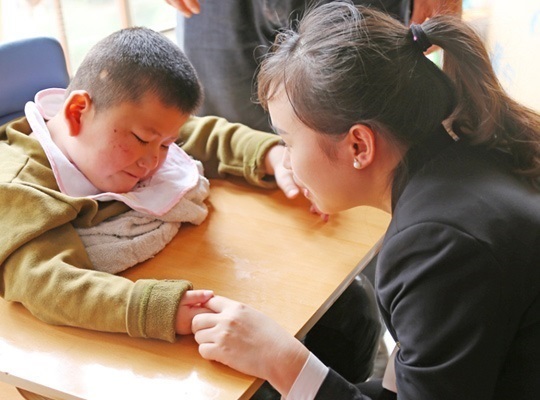 細莫事業(yè)，公益隨行 